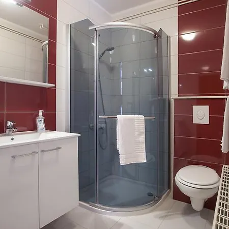 Rosa 3* マカルスカ