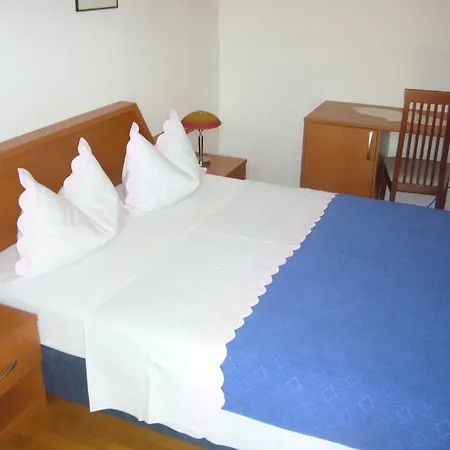 فندق مبيت وإفطار Rosa 3*